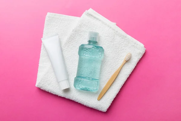 Enjuague Bucal Otros Productos Higiene Bucal Vista Superior Mesa Colores —  Fotos de Stock
