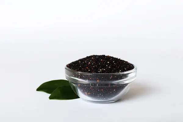 Sementes Quinoa Tigela Sobre Fundo Colorido Kinwa Saudável Tigela Pequena — Fotografia de Stock