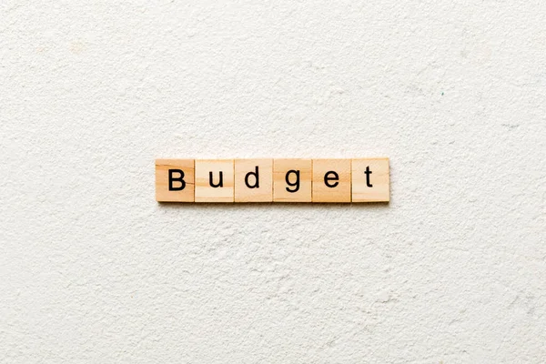 Budget Wort Auf Holzblock Geschrieben Budgettext Auf Dem Tisch Konzept — Stockfoto