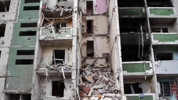 View Facade Residential Building Destroyed Bombing Ukrainian City Russian Aircraft — Stock video