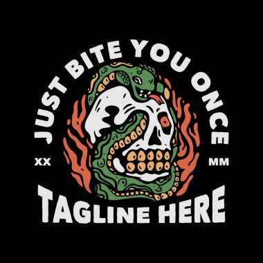 Gömlek tasarımı sadece bir kez kafatası ve siyah arkaplan resimleriyle yılanlı bir şekilde ısırır.