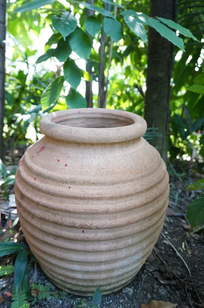Jar of clay in the garden — Stock Photo, Image