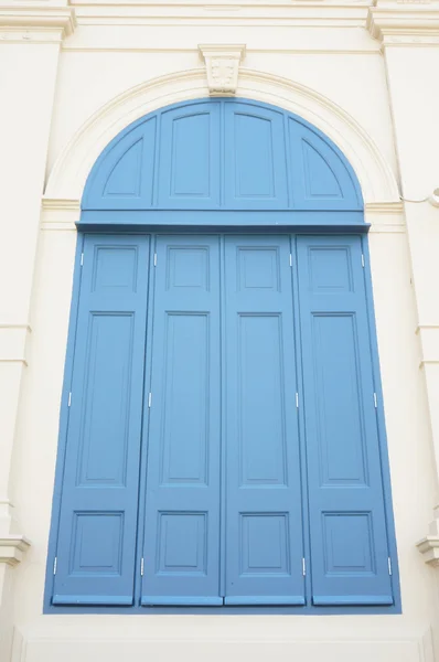 大きな青い窓 — ストック写真