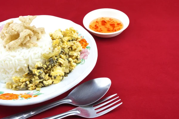 Shiitake, grzyb przekąska i jajko smażone marynowane z widelcem — Zdjęcie stockowe