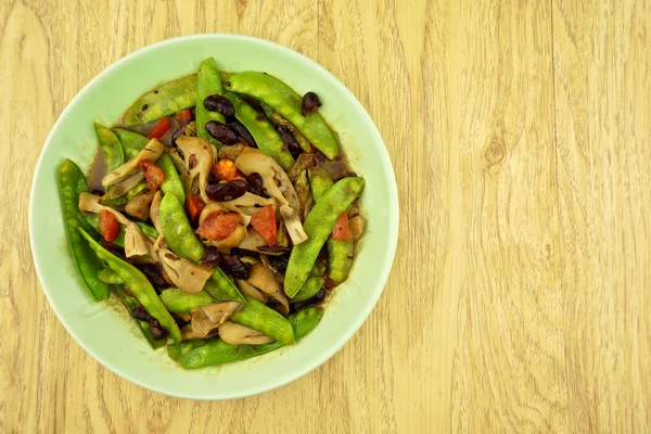 Green pea fried on left — Stock Photo, Image