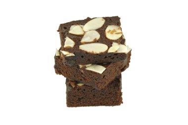 yığın izole badem tepesi ile çikolatalı kek