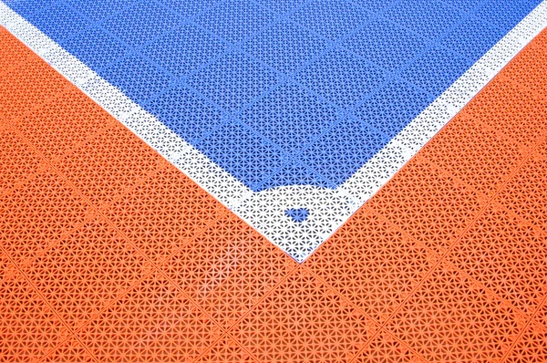 Угол синего футбольного поля — стоковое фото
