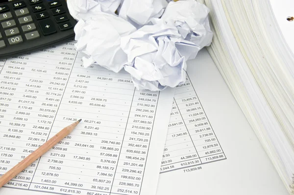 Verem dokumentum számla pénzügyi számla és a papír labda — Stock Fotó