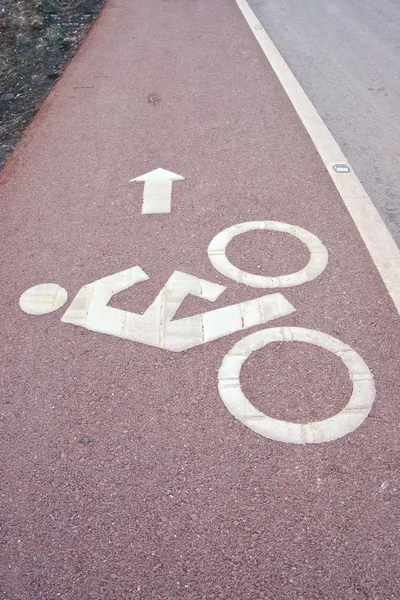 Σημάδι της λωρίδας ποδηλάτων δίπλα στο δρόμο — Φωτογραφία Αρχείου