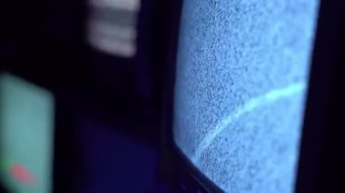 Eski moda televizyon ekranında 