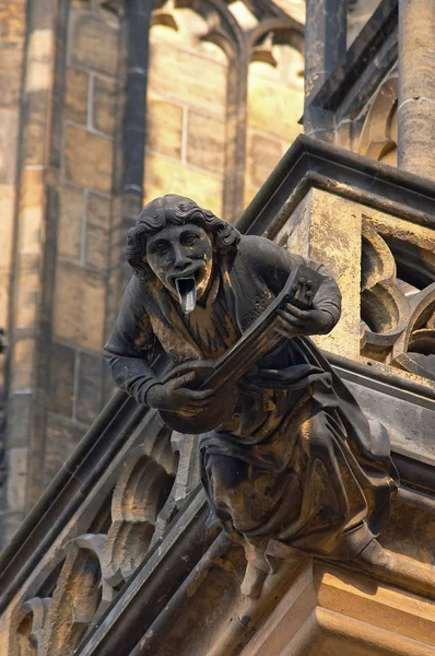 Gotische gargoyle op Sint-Vituskathedraal Praag — Stockfoto