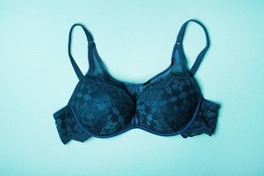 Güzel yeşil sutyen. Yeşil dantel iç çamaşırı. Donanma sütyeni..