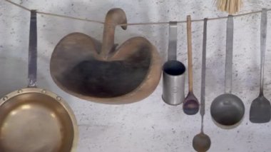 Eski mutfak aletleri, yakın plan.