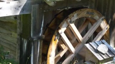 Su değirmeni görüntüleri kapanıyor