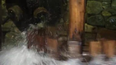 Su değirmeni görüntüleri kapanıyor