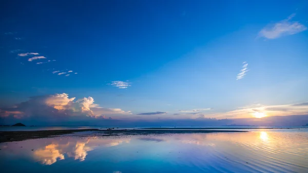 Gün batımı ve deniz — Stok fotoğraf