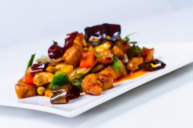 Kai Pad Med Mamuang Himmapan