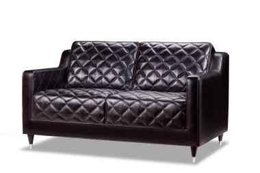 Beyaz arka plan üzerinde izole modern siyah deri kanepe