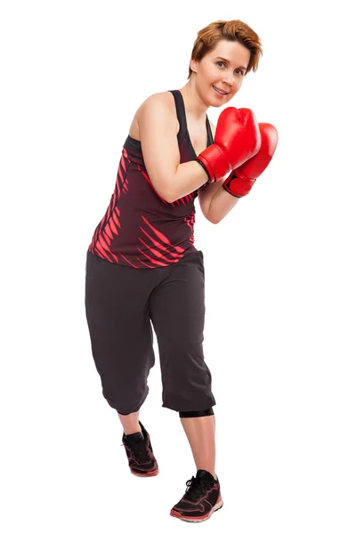 运动年轻女子拳击手套，脸上白色孤立的健身女孩工作室 — 图库照片