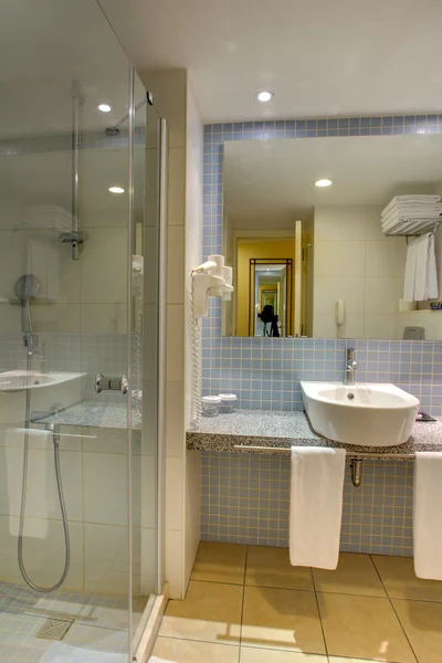Cuarto de baño en hotel — Foto de Stock