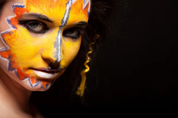 Afrika yüz makyaj kadınla — Stok fotoğraf