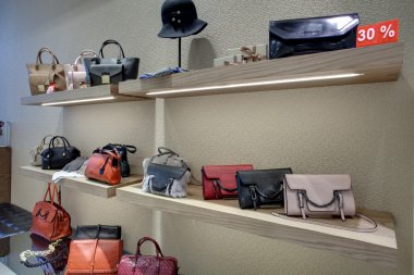 Ladybird deposu. moda çantalar ve aksesuarlar.