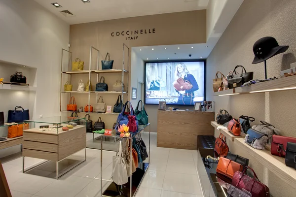 Coccinelle store. Fashion bags and accessories. — Stock Photo, Image