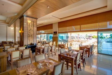 restoranda yan konut kompleksi