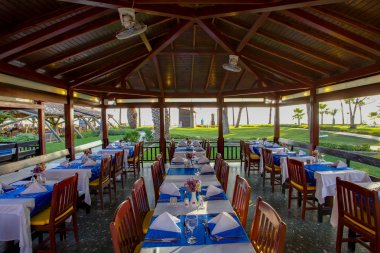 restoranda yan konut kompleksi