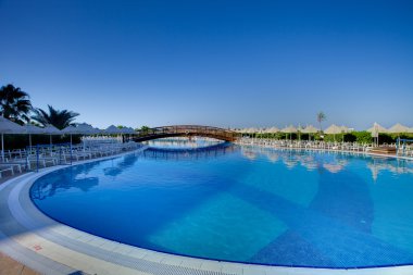 Eğlence kompleksi içinde yan görünüm