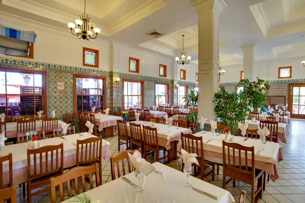 Restaurant in residentieel complex in kant — Stockfoto