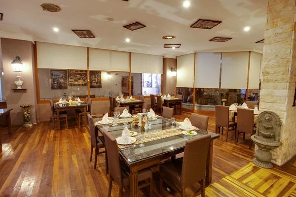 Restaurante em complexo residencial em Side — Fotografia de Stock