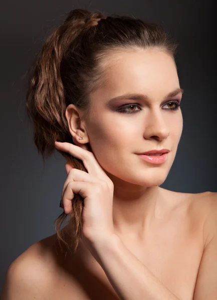 Mujer con maquillaje de noche — Foto de Stock