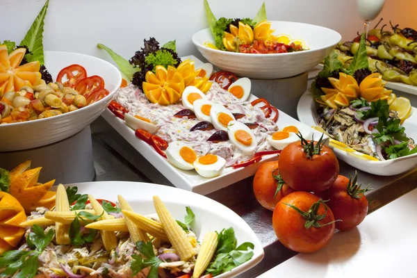 farklı meze ile açık büfe