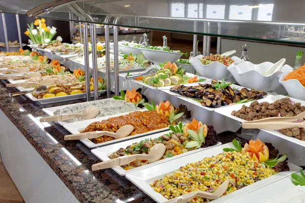 Buffet de comida en restaurante —  Fotos de Stock