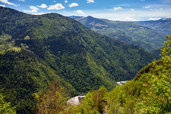 Horská krajina v Gruzii, Kavkaz — Stock fotografie