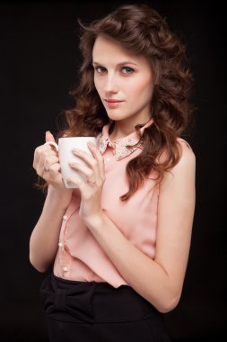 güzel kız içme çay veya kahve