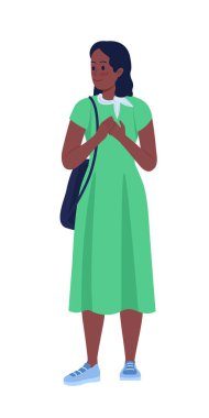 Yeşil elbise giyen mutlu kız yarı düz renk vektör karakter. Poz figürü. Beyazın üzerinde tam vücut insan. Öğrenci kız grafik tasarım ve animasyon için modern çizgi film stili çizimini izole etti