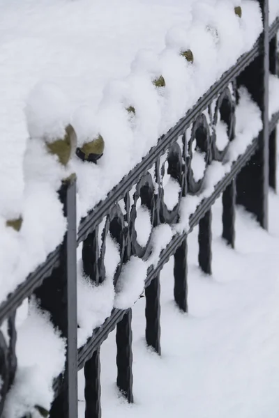 Una Cerca Bajo Nieve — Foto de Stock