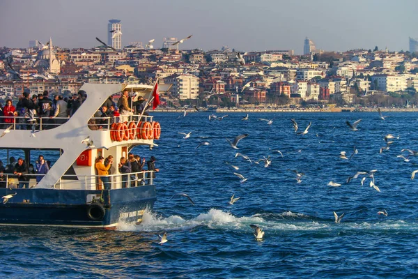 Tour Boat Passengers Going Bosporus Istanbul Turkey — 图库照片