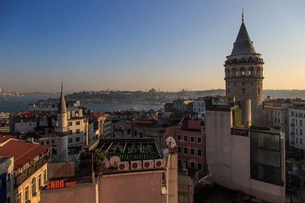 Utsikt Över Galatatatatornet Och Den Historiska Halvön Istanbul Turkiye November — Stockfoto