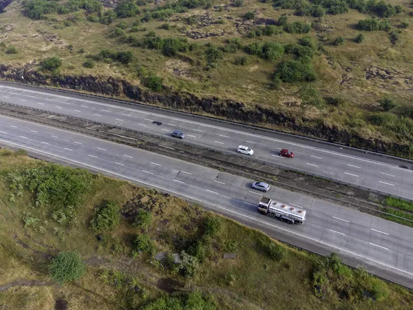 뭄바이 고속도로의 촬영은 인디아 근처에서 것입니다 공식적으로는야 고속도로라고 불린다 — 스톡 사진