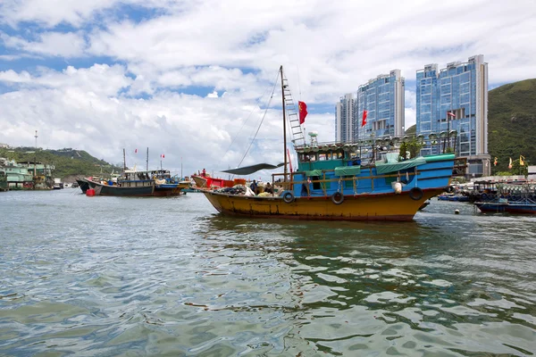 Hong kong, traditionele jonken in de aberdeen — Stockfoto