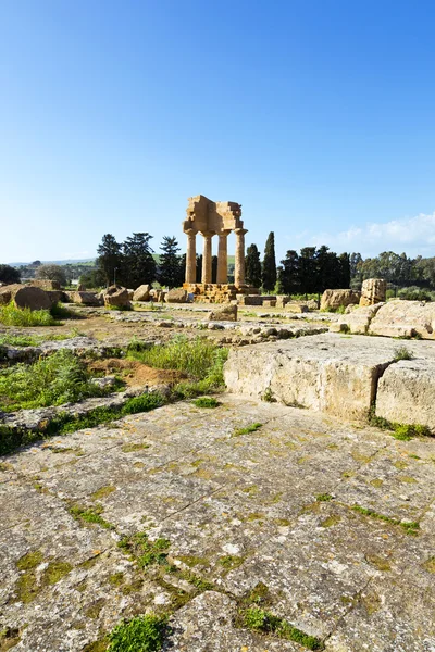 Antiguo Templo Griego de los Dioscuros —  Fotos de Stock