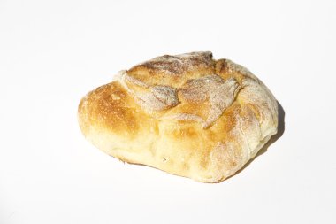 Beyaz arkaplanda ekmek