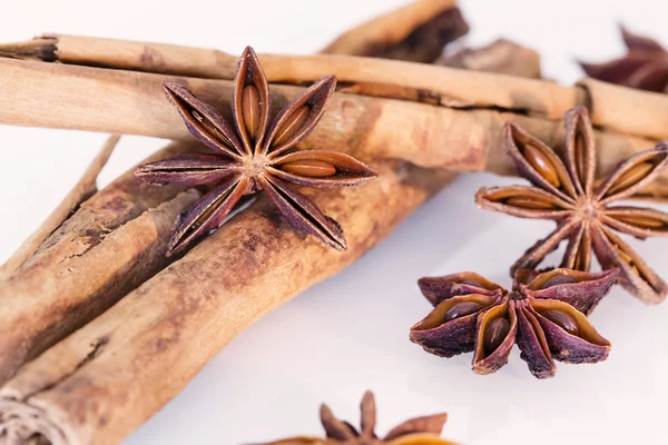 Stars anise and cinnamon — Stock Photo, Image