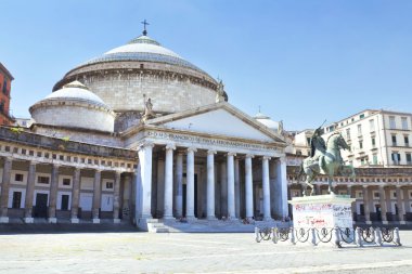 Piazza del Plebiscito, Napoli