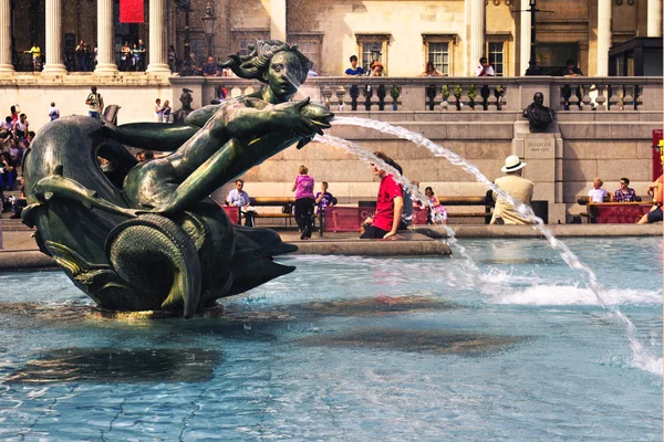 Trafalgar Square de Londres y la Galería Nacional — Foto de Stock