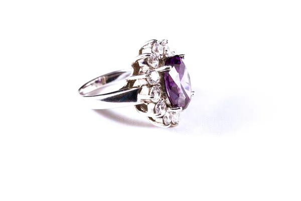 Ring mit Amethyst — Stockfoto