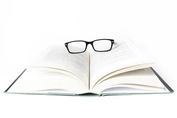 Lectura de gafas con libros — Foto de Stock